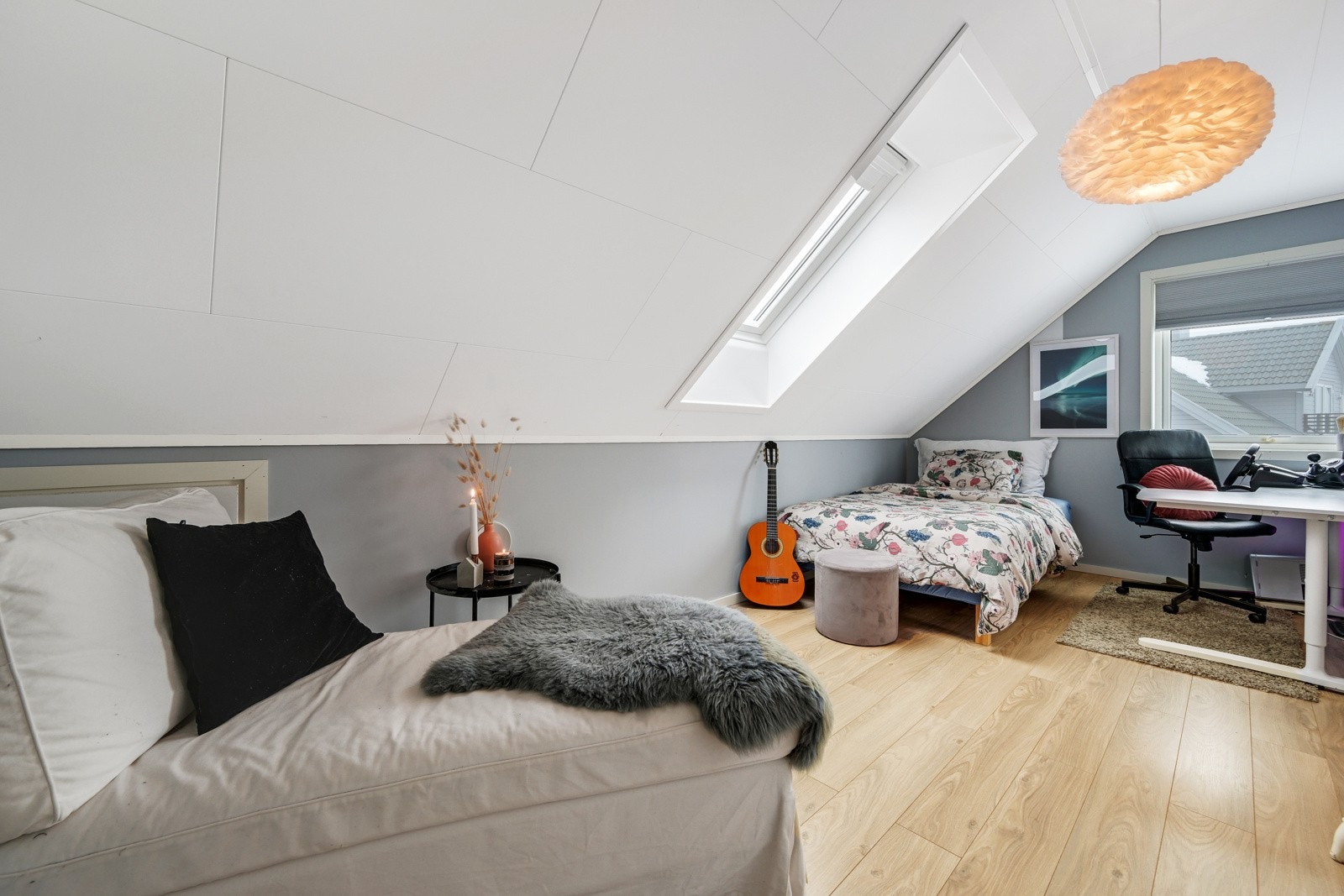 Her ser vi neste soverom med lagringsmuligheter i knevegg Galleribilde