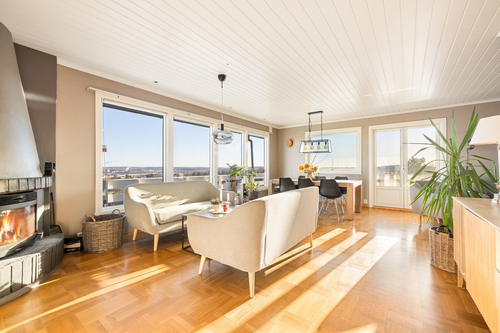 Gode sol- og lysforhold er det også innendørs, spesielt i stuen. Galleribilde