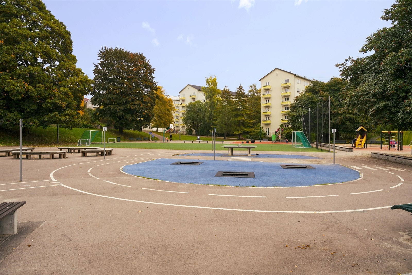 Iladalen Park byr på store gressletter, lekeplasser og gode rekreasjonsmuligheter. Galleribilde
