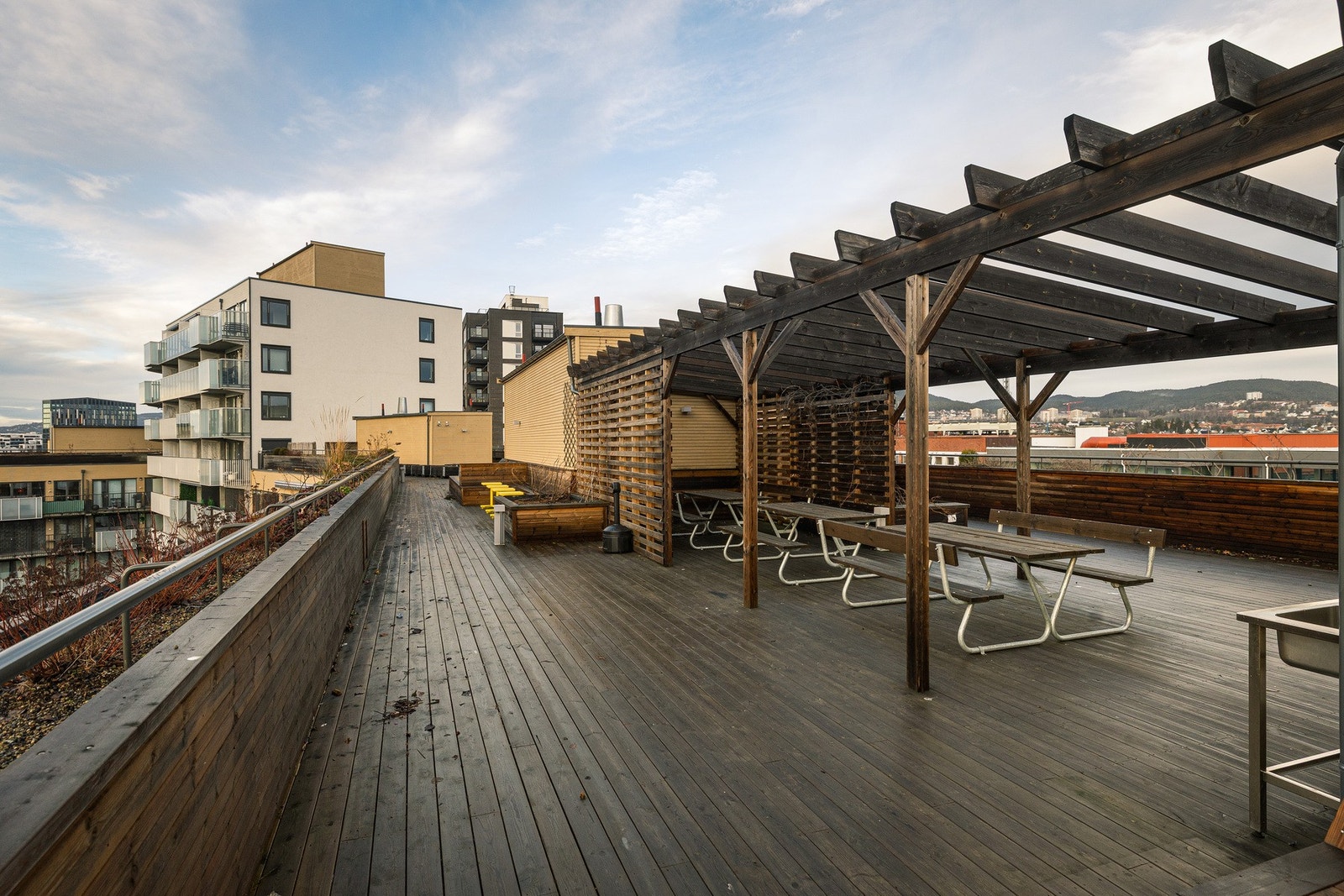 En av de fine felles takterrassene i gården. Galleribilde