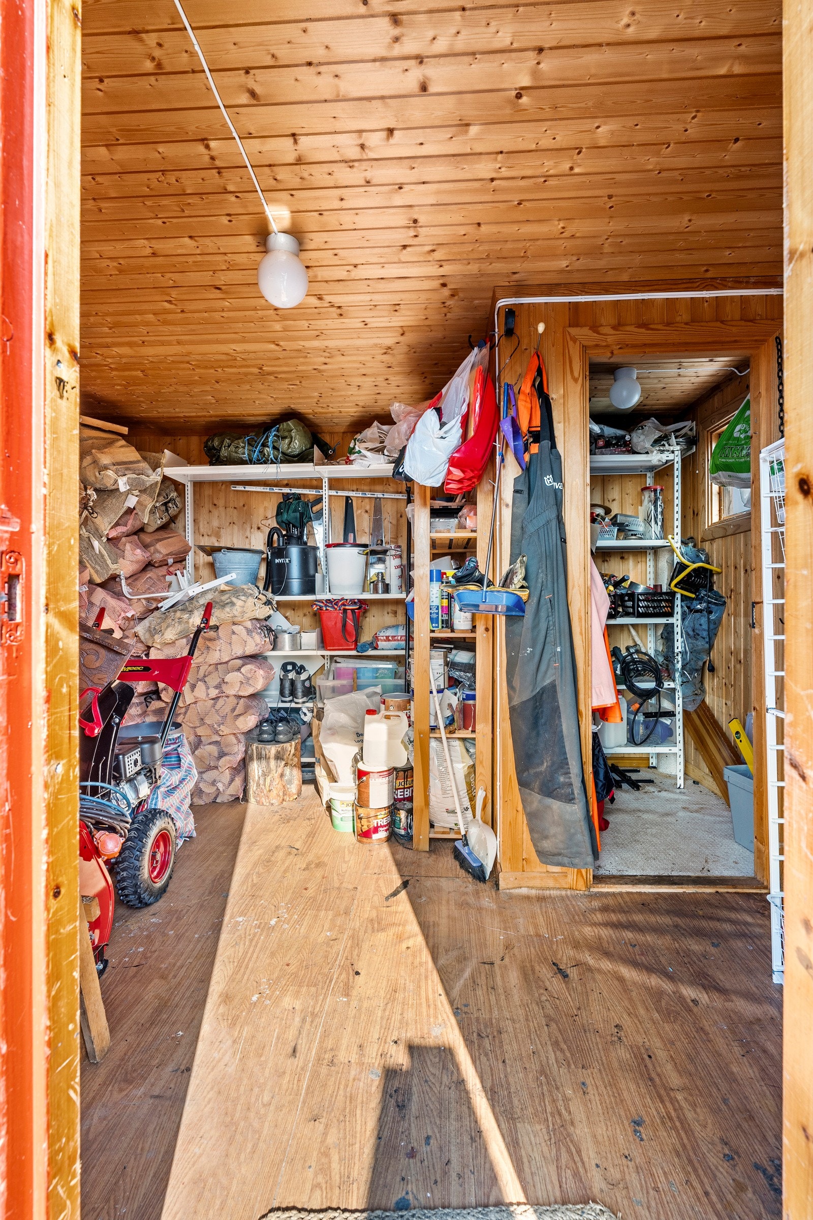 Stor bod hvor man kan har god oppbevaringsplass. Galleribilde