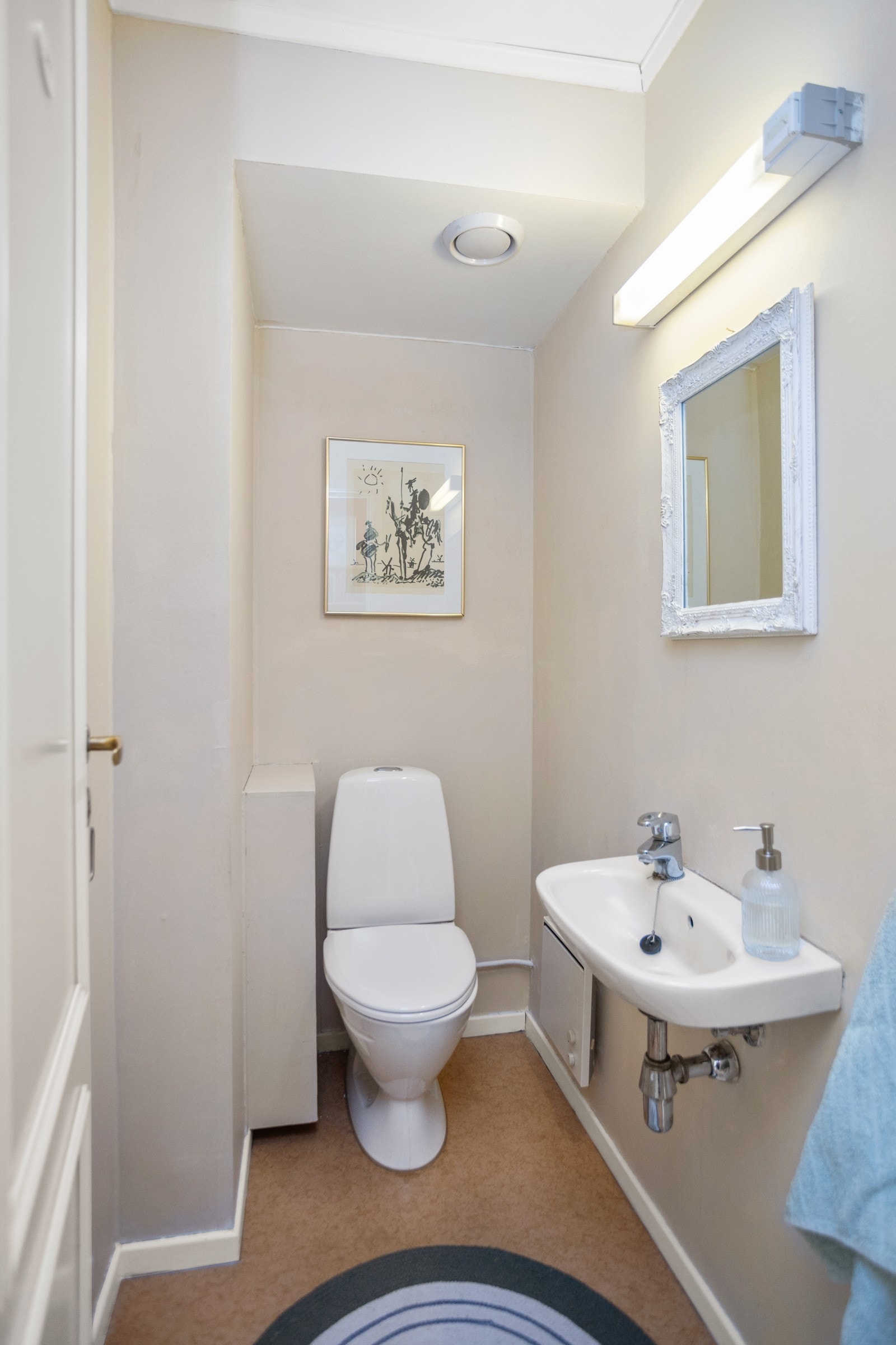 Praktisk toalettrom er også tilknyttet gangen Galleribilde