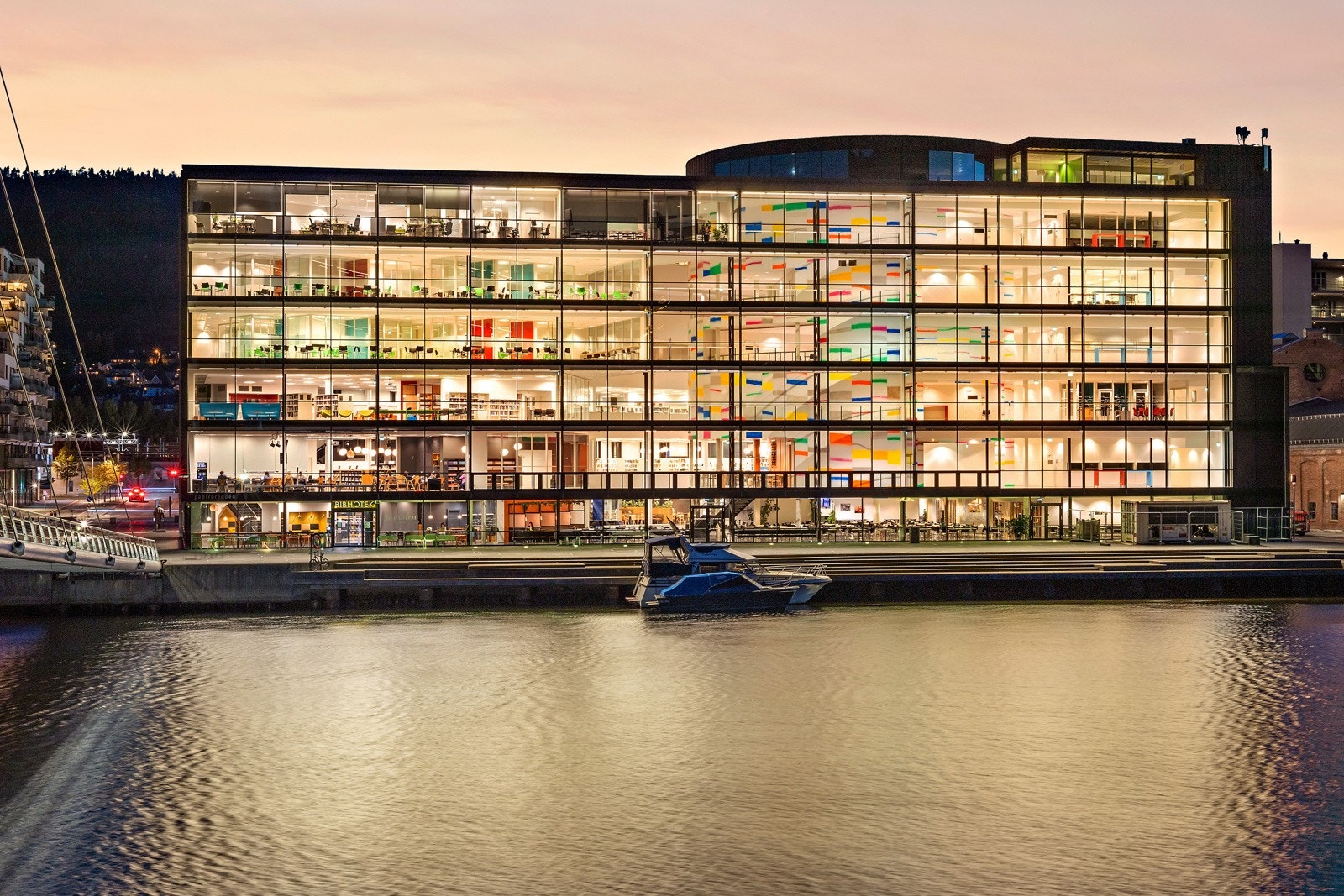 Papirbredden med Universitet i Sørøst-Norge og Drammen bibliotek Galleribilde
