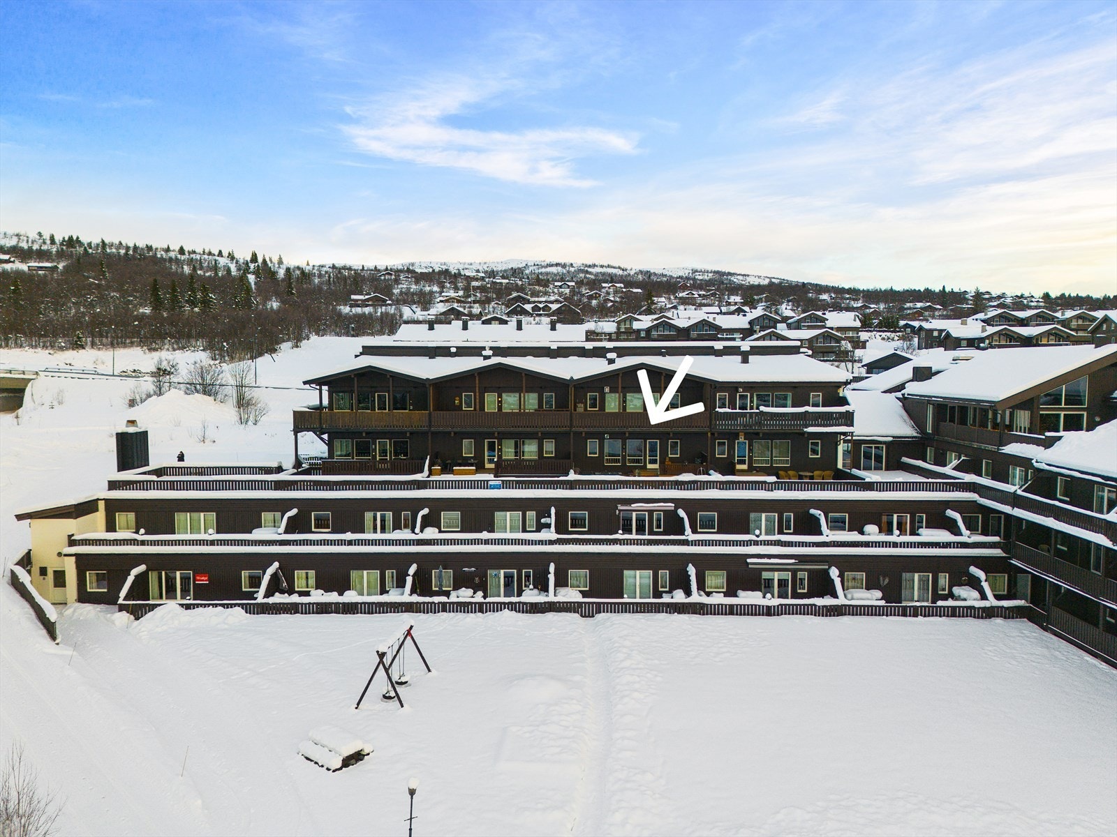 Leiligheten er beliggende i 3. etasje, med sydvestvendt terrasse på hele 57 m2. Galleribilde