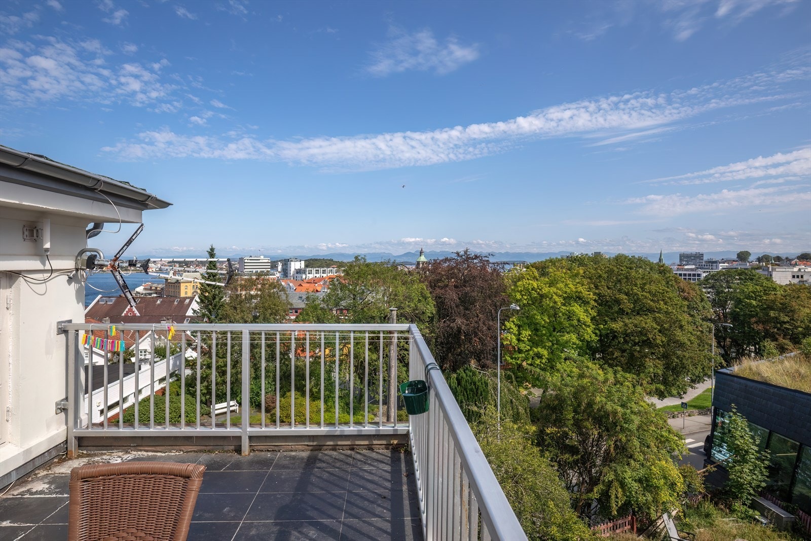 Provisorisk terrasseløsning, ikke godkjent Galleribilde