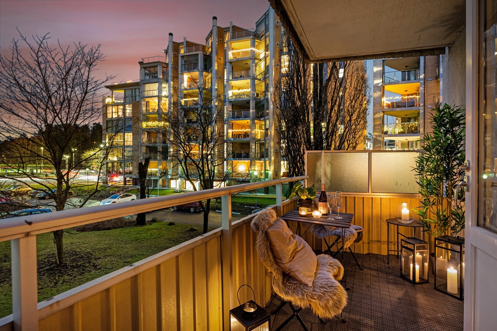 Fra stuen er det adkomst til en balkong på ca. 5 m². Galleribilde