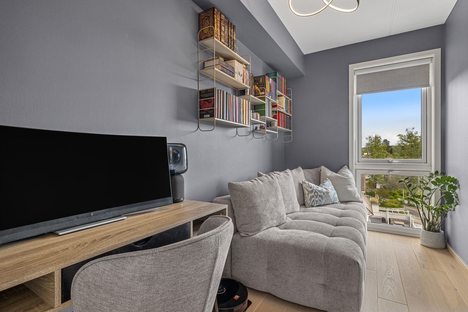 Det andre soverommet er noe mindre, men passer ypperlig som barnerom, gjesterom, kontor eller lignende. Galleribilde