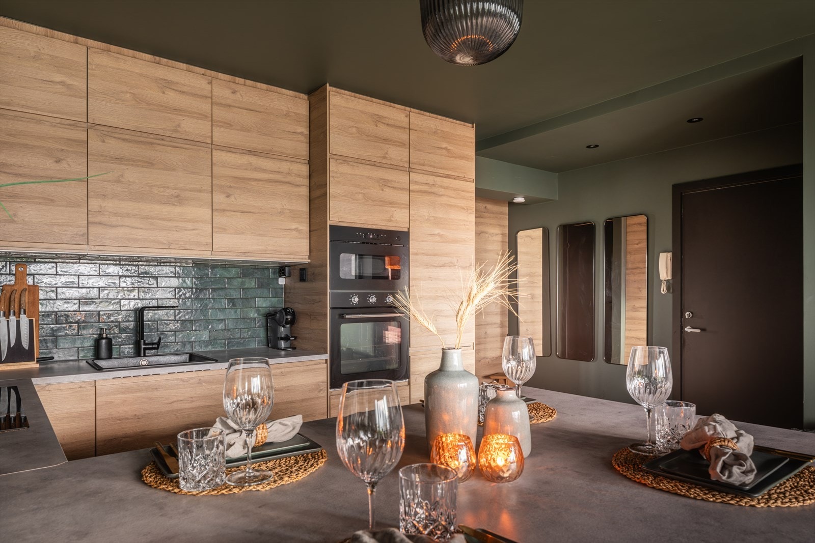 Kjøkkenøyen inviterer til både hverdag og selskap Galleribilde