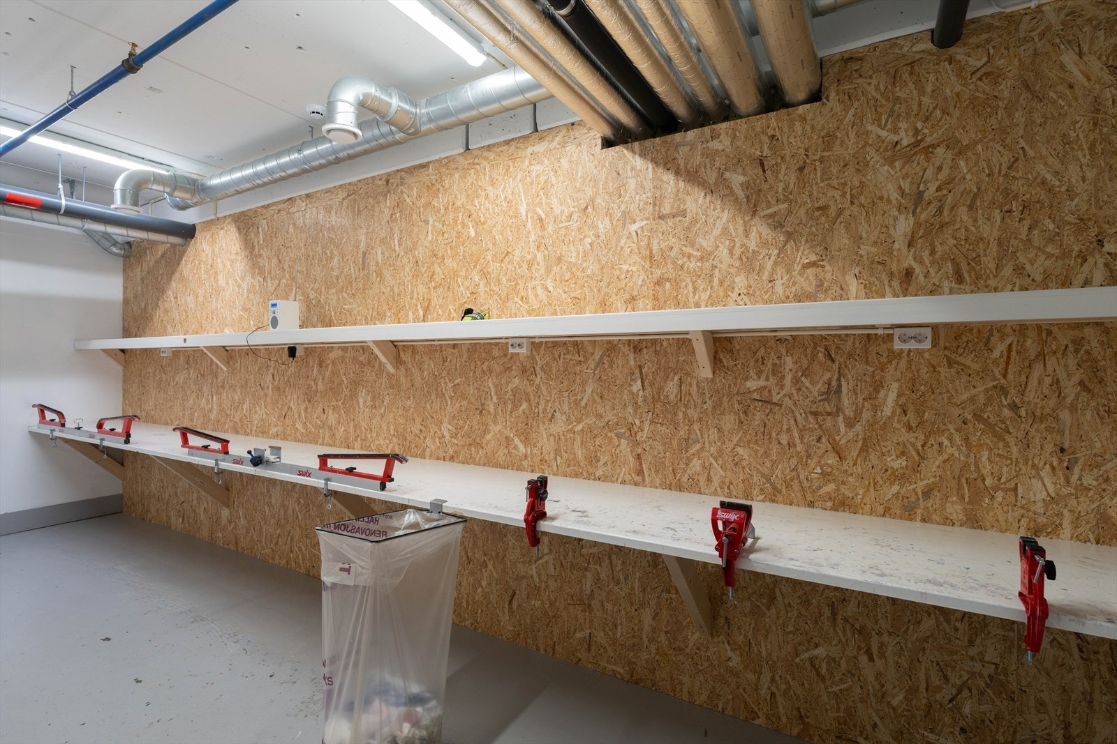 Felles ski smøre- og prepperom Galleribilde