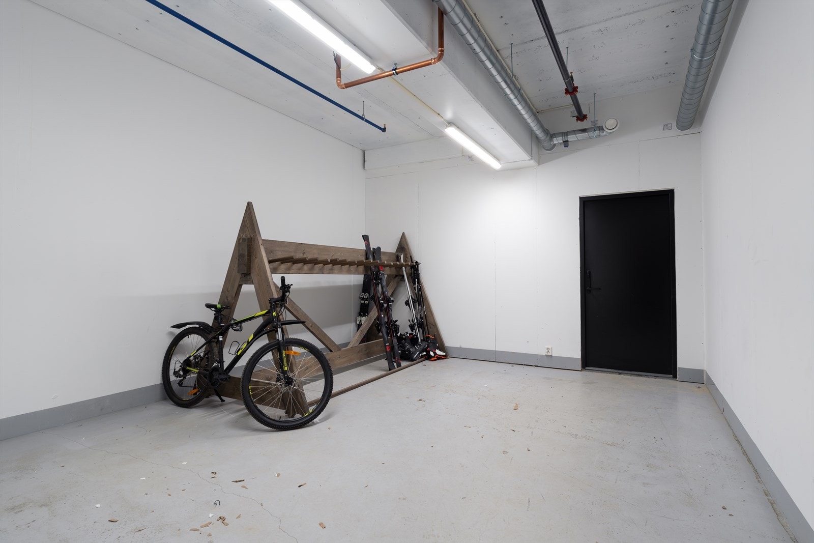 Felles ski og sykkelbod i sameiet Galleribilde