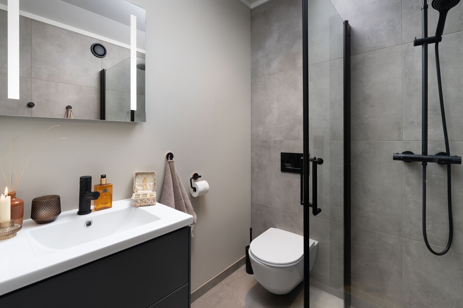 Bad nr 3 i hems etg Galleribilde