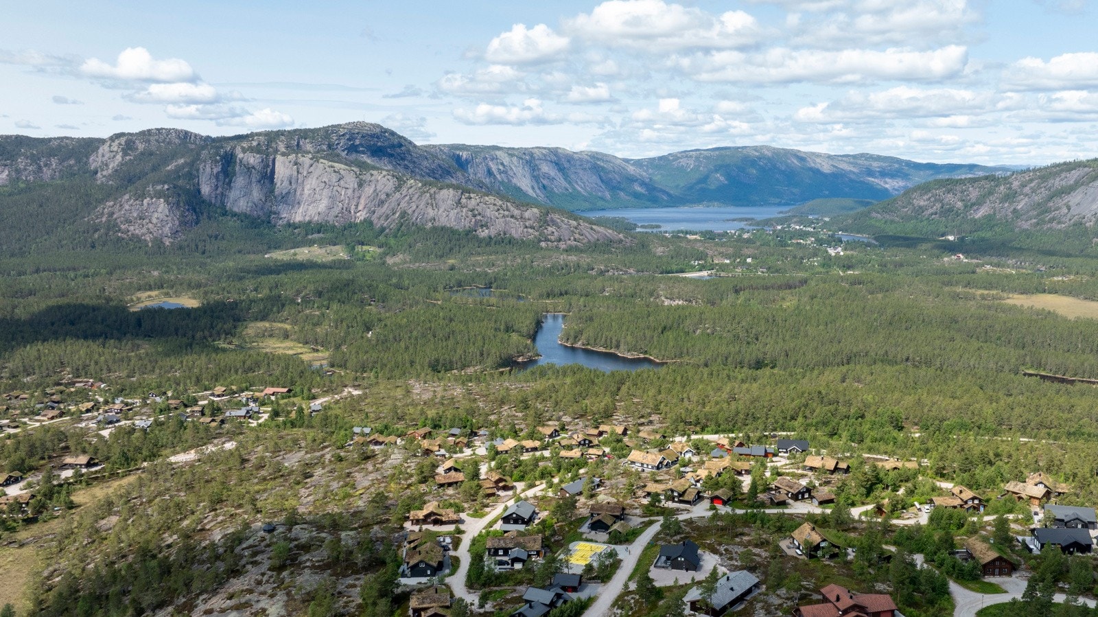Kom og oppdag skjønnheten i Treungen og nyt alt det har å tilby! Galleribilde