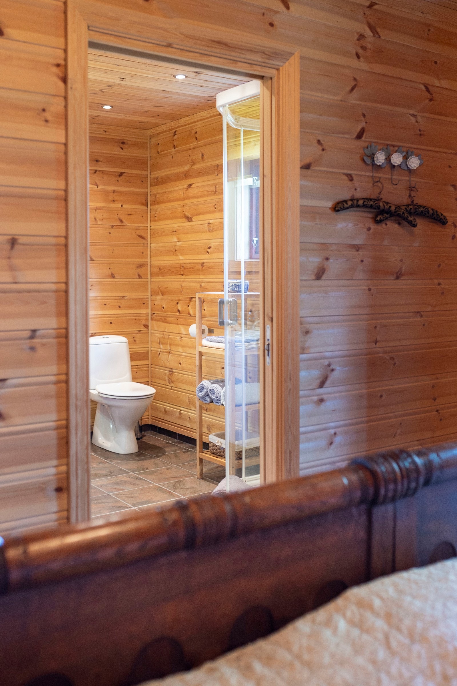 Hovedsoverommet har i tillegg egen inngang til badet for ekstra komfort og bekvemmelighet. Galleribilde