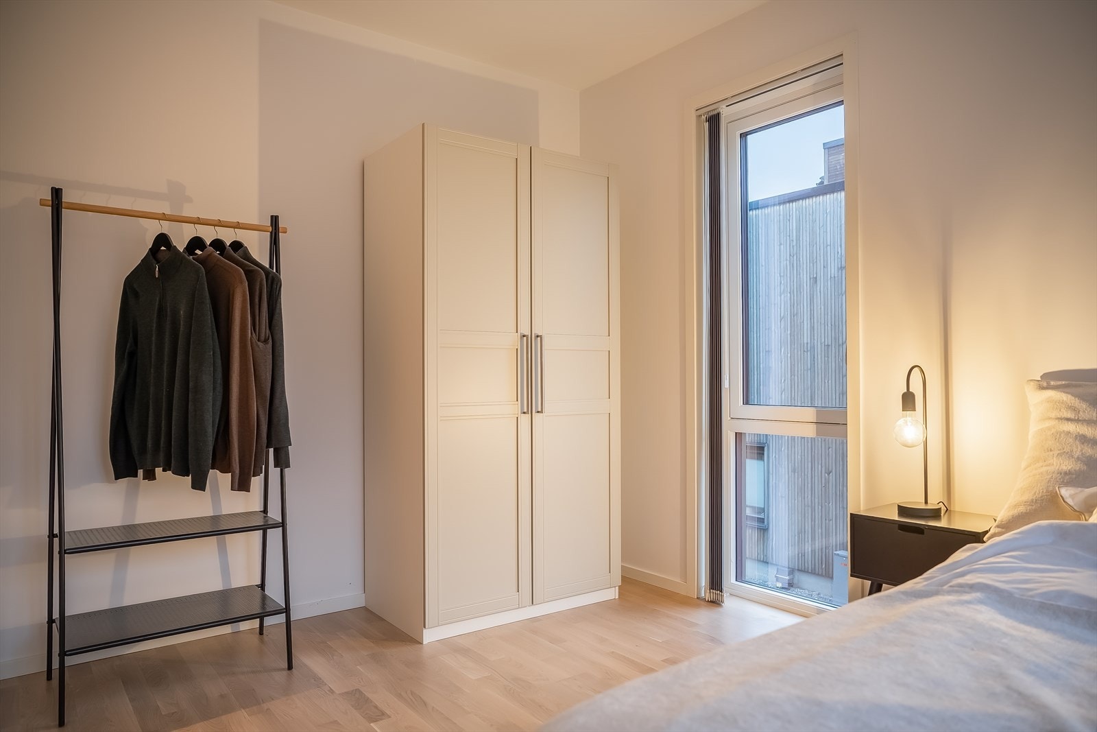 Her får du godt med plass til dobbeltseng, garderobe og evt. hjemmekontor. Galleribilde