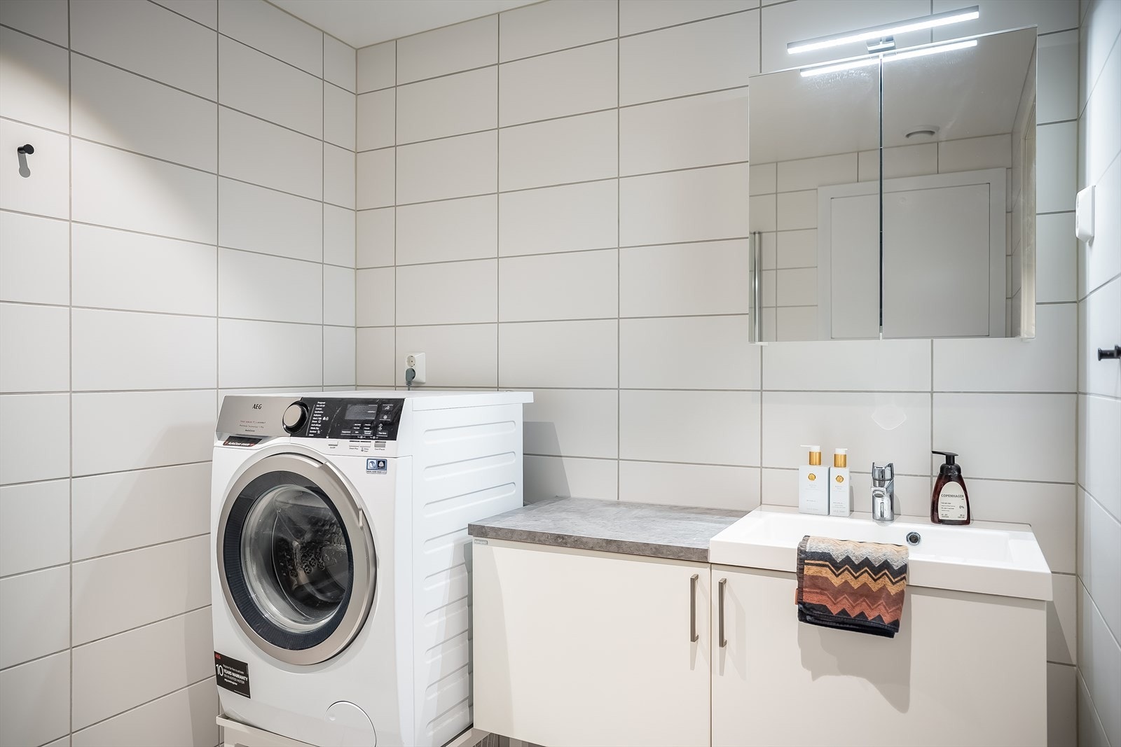 Det er også varmekabler i gulv og takstmann har vurdert våtrommet til TG0. Galleribilde