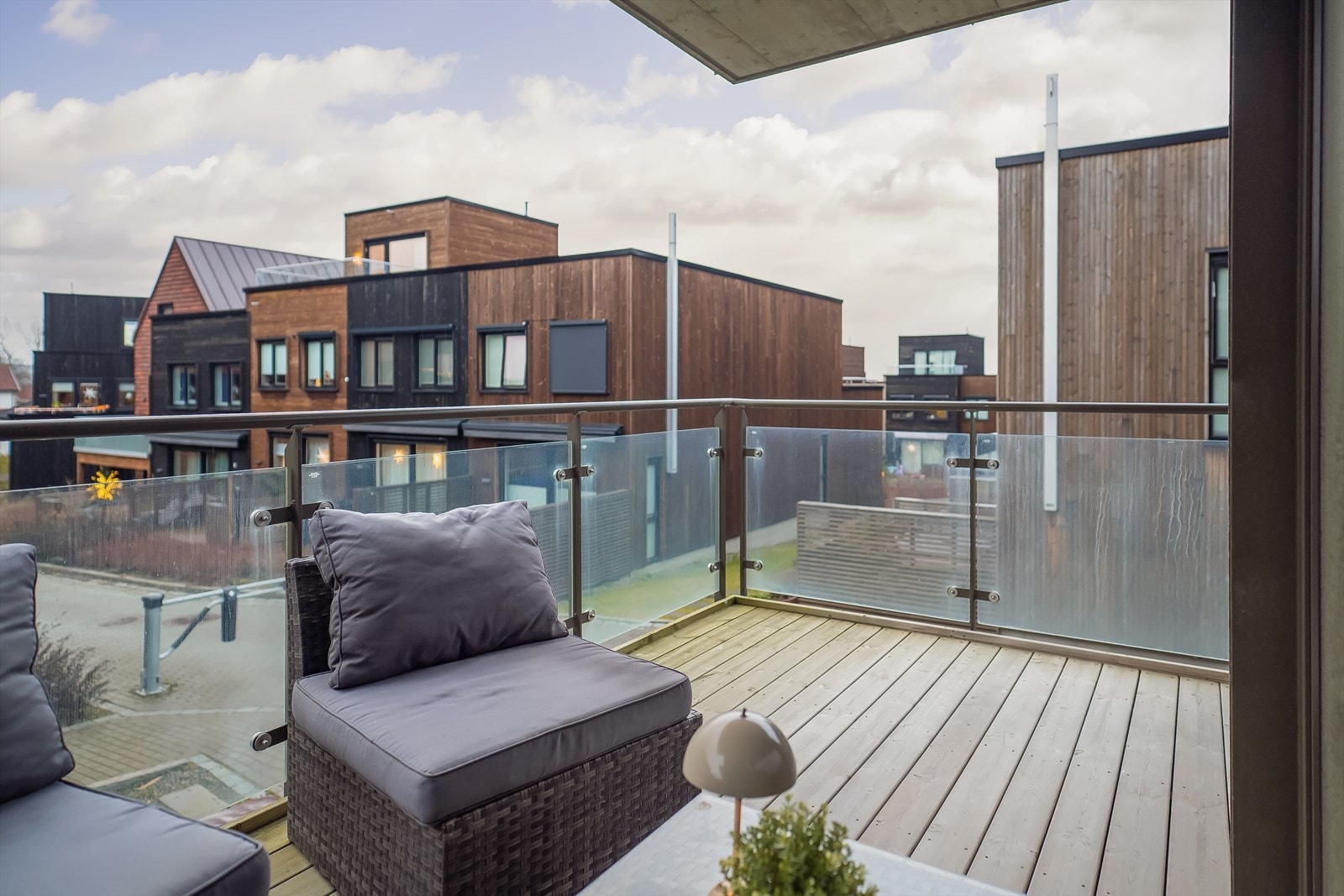 Balkongen er på 13,3m² og gir deg gode muligheter til å innrede med flere sittegrupper, grill m.m. Galleribilde