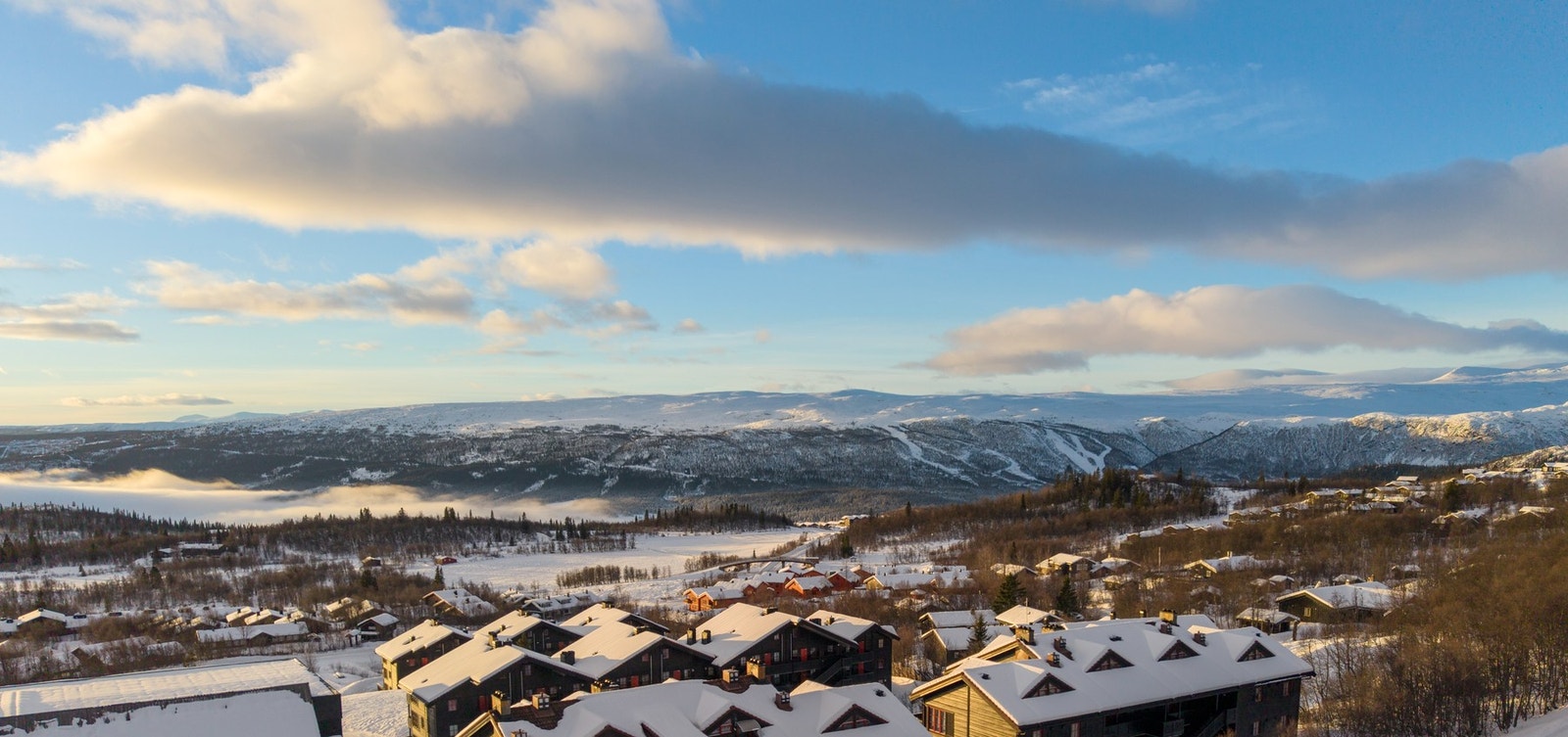 Utsikt over de flotte fjellandskapene Galleribilde