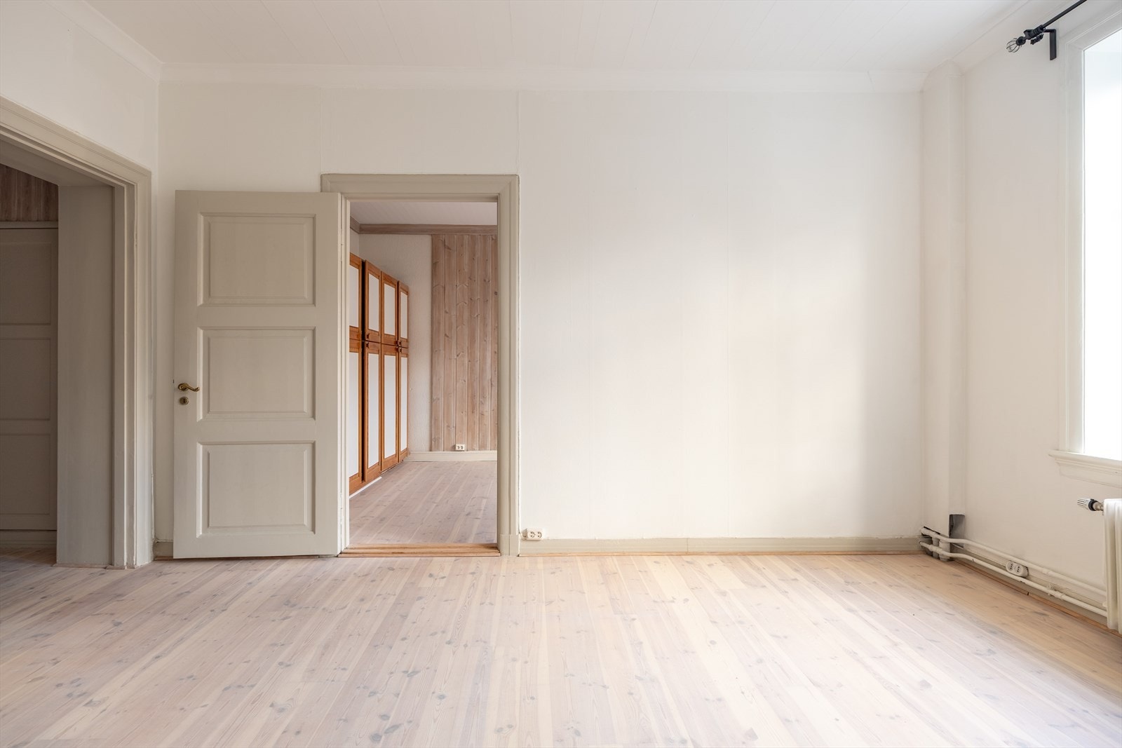 Stue med direkte inngang til hovedsoverom/ stue 2 Galleribilde