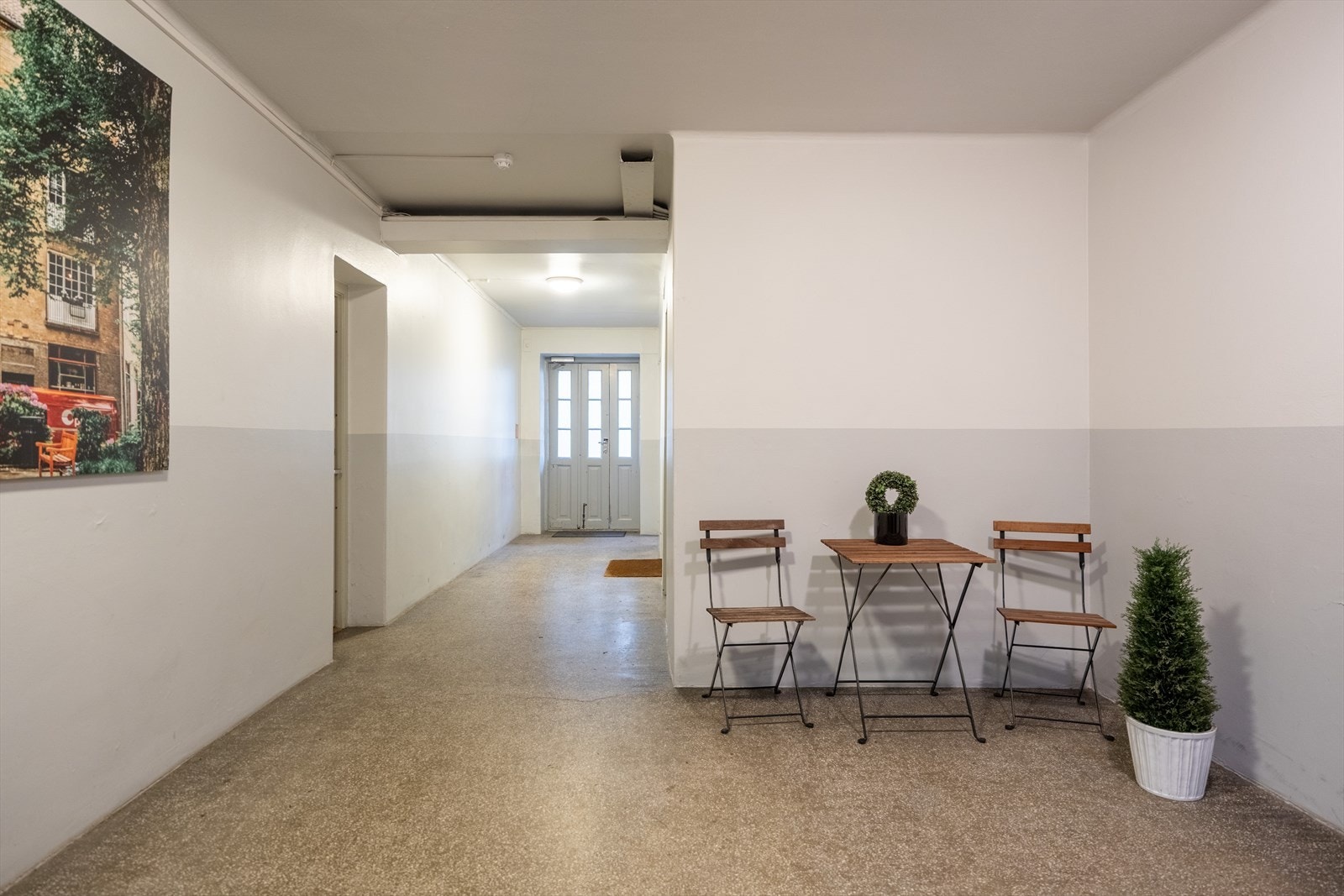 Inngangsparti i bygget Galleribilde