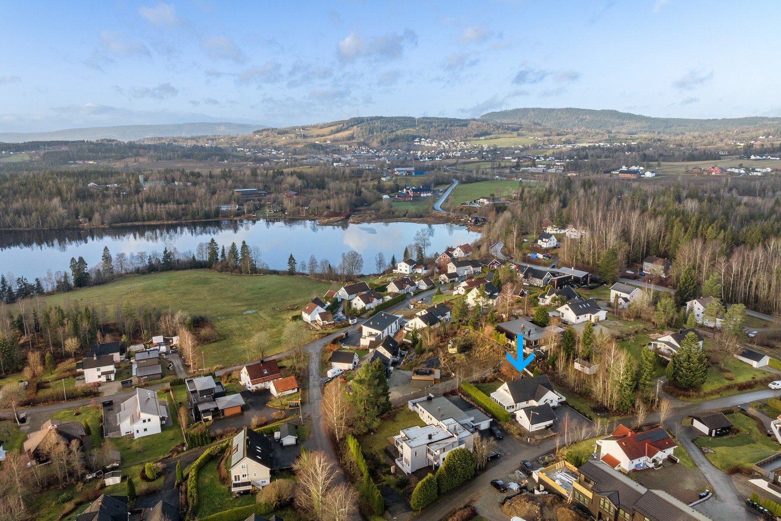 På Engelsrud er det et stort utvalg av turmuligheter rett utenfor døren, både til fots, på sykkel, på ski eller skøyter. Galleribilde