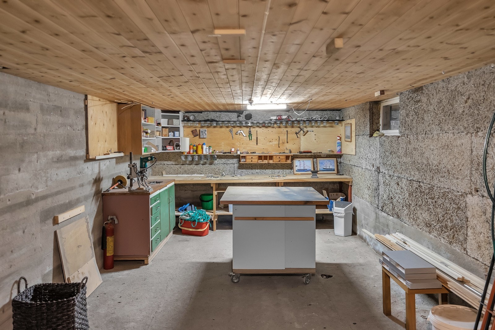 Bod i kjelleretasjen Galleribilde