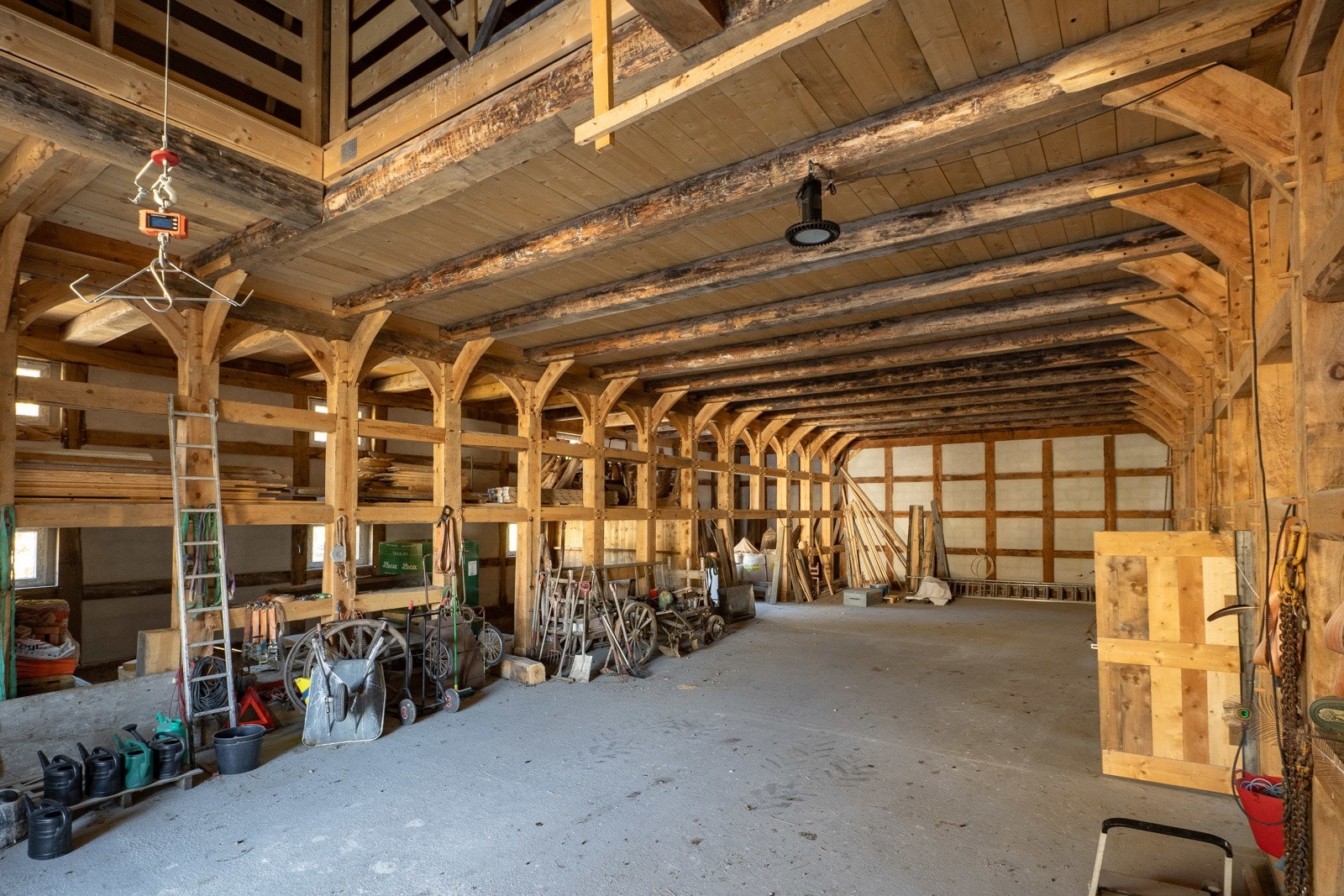 Låven kan benyttes til dyr, møte, konferanse, snekker eller andre aktiviteter Galleribilde