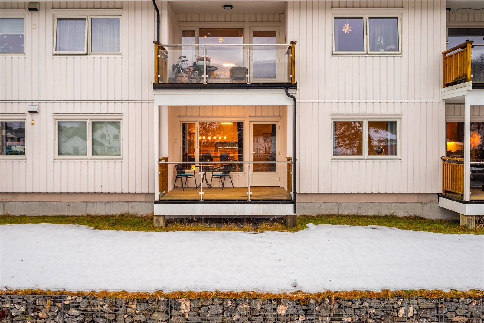 Pen og lettstelt leilighet med fin planløsning og god standard sentralt beliggende på Kyrksæterøra. Galleribilde