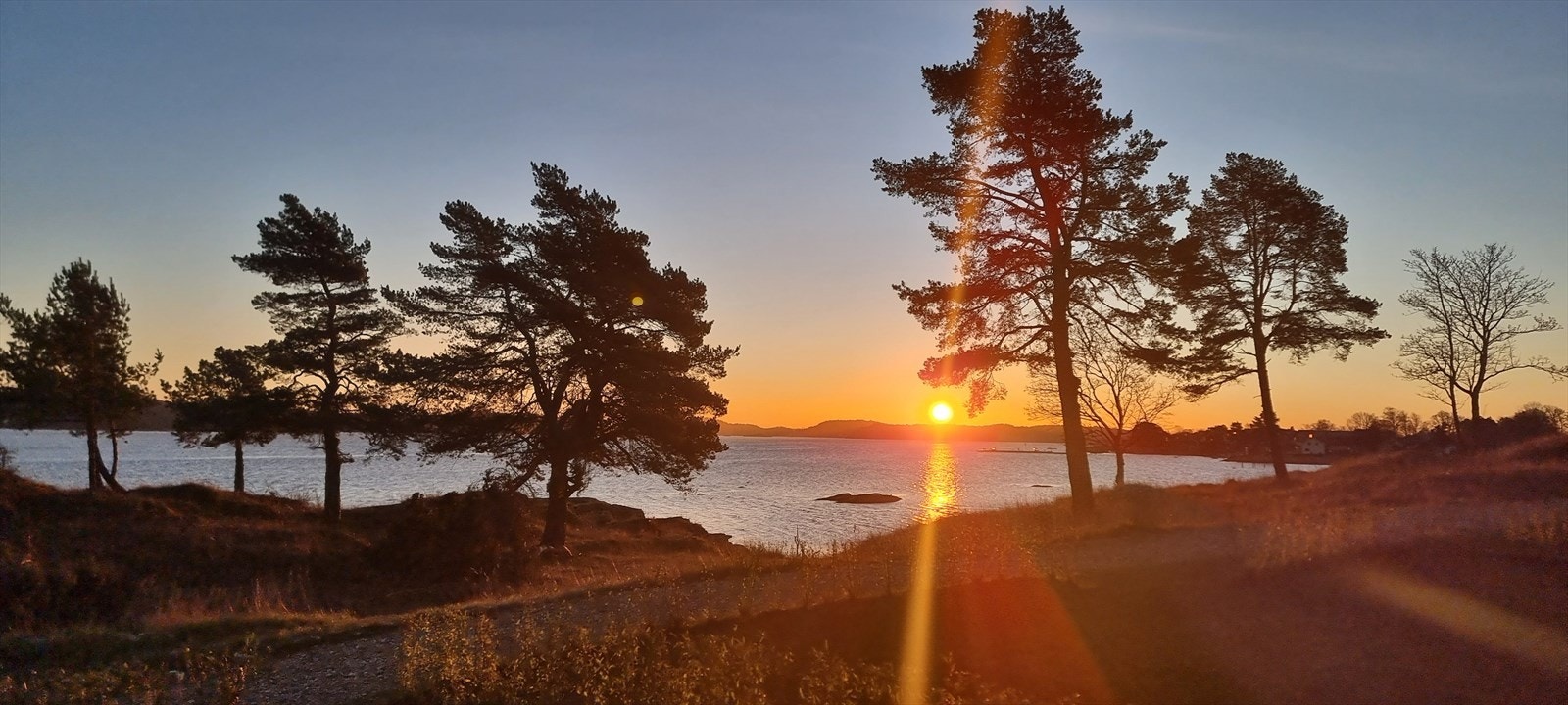 Få med deg både soloppgang og solnedgang Galleribilde