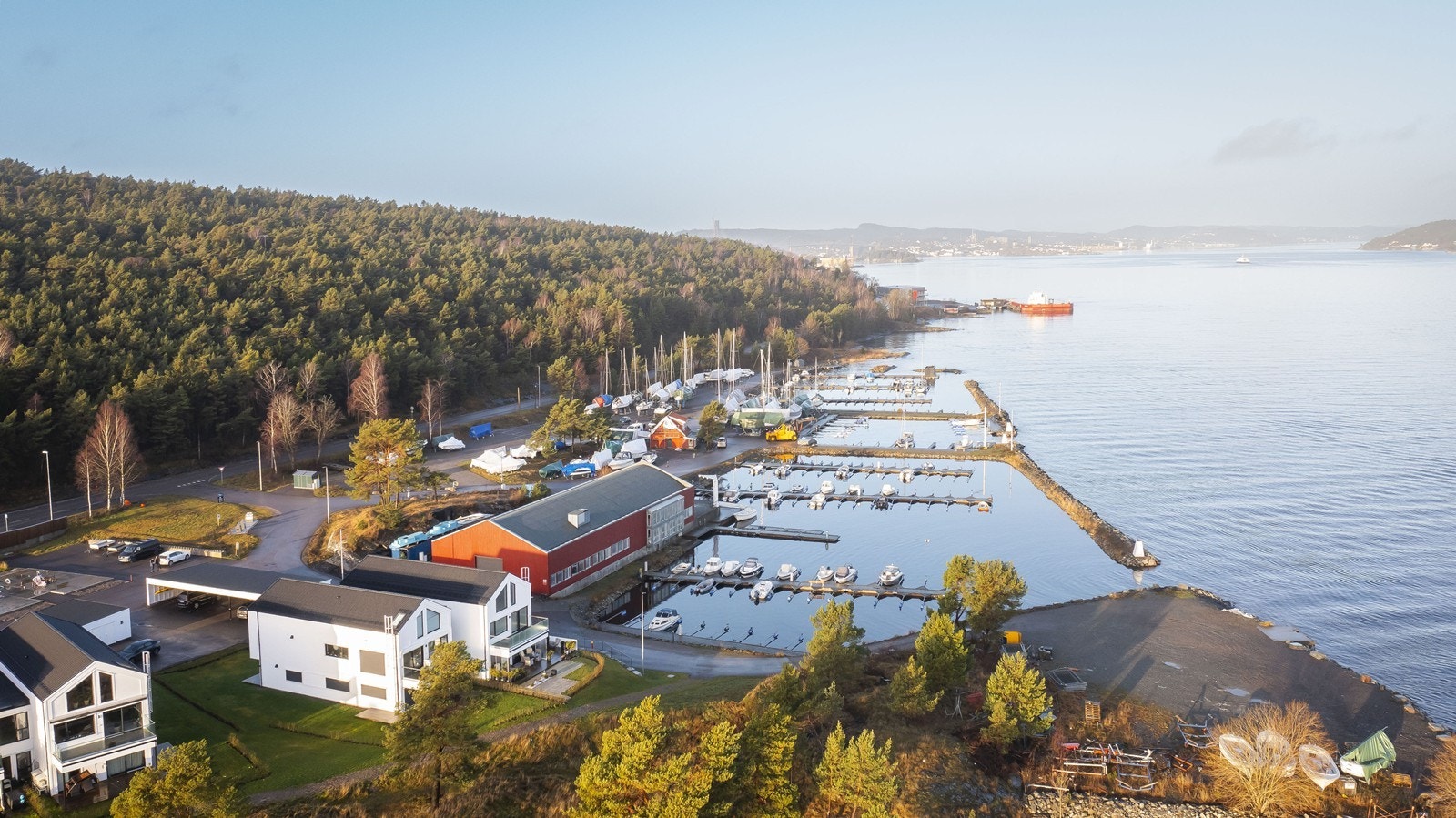 Nydelig beliggenhet ved sjøen Galleribilde