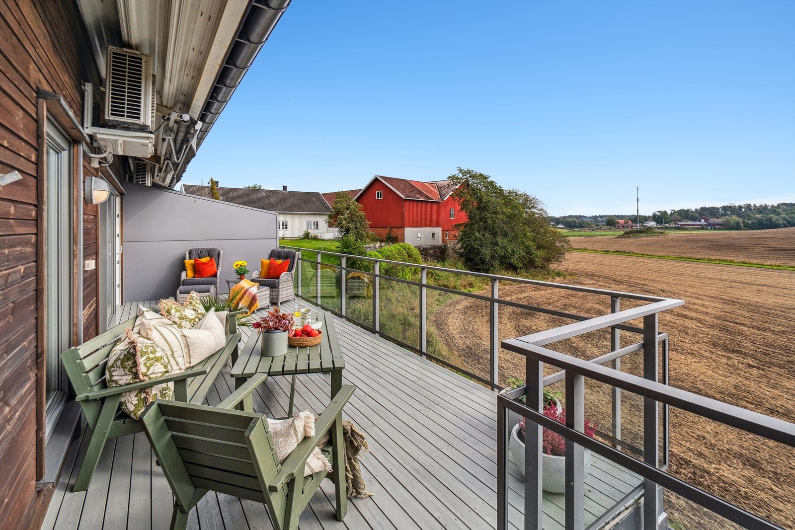 Her bor man sentralt og landlig :-) Galleribilde