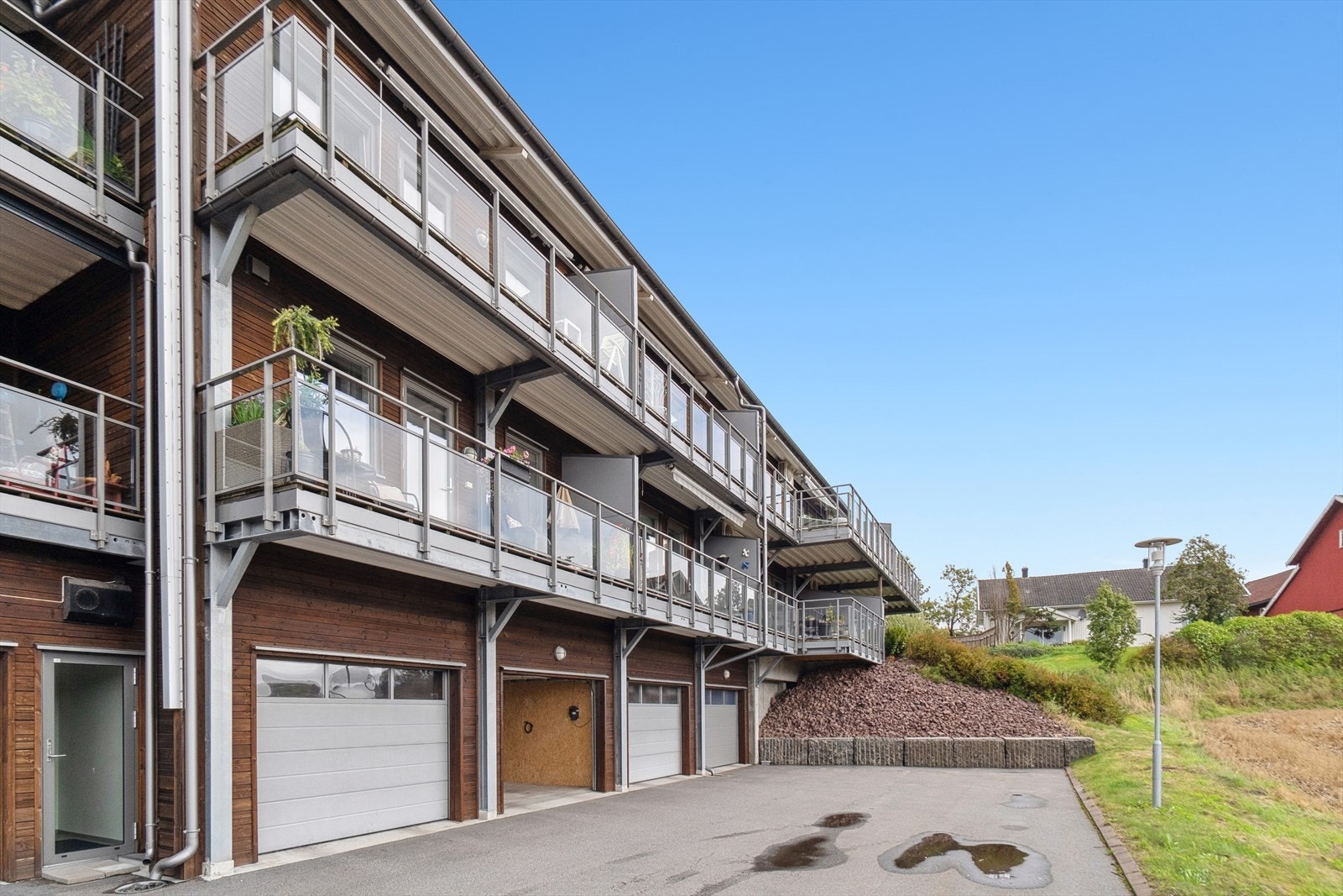 Det medfølger en garasjeplass. Galleribilde