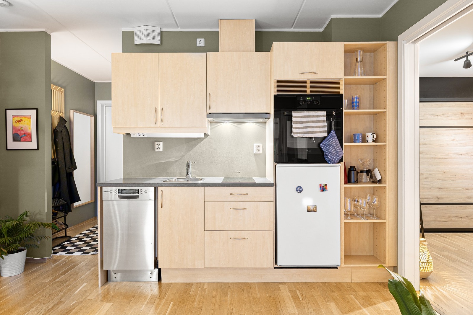 Kjøkkenet fremstår i god stand og har fått tilstandsgrad 1 av takstmann. Galleribilde