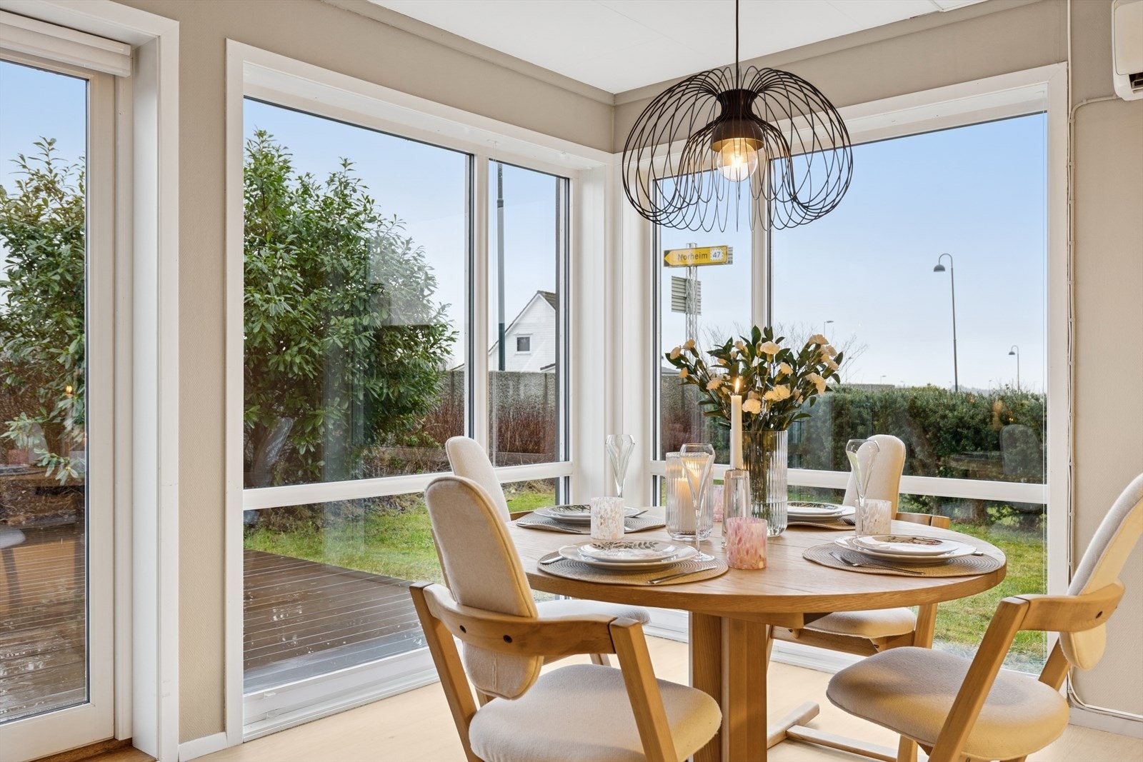 Store vindusflater. Galleribilde