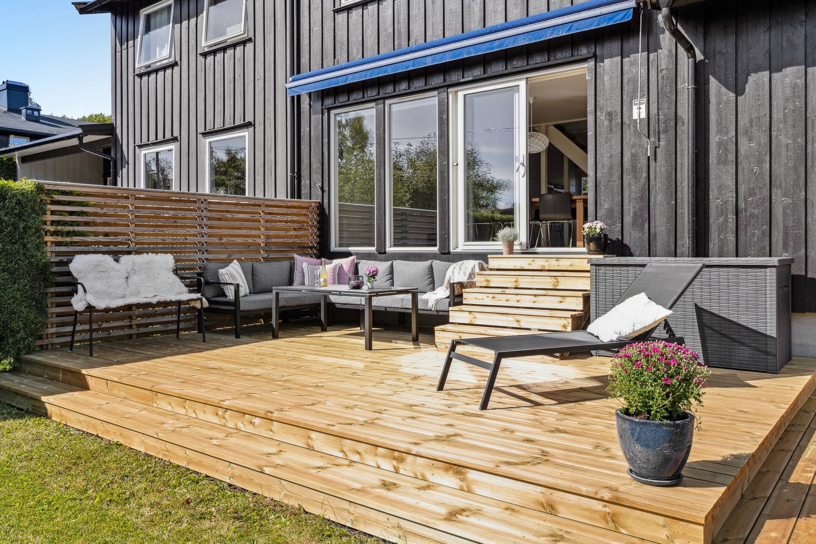 Det ble lagt ny terrasse og trapp i 2025 Galleribilde