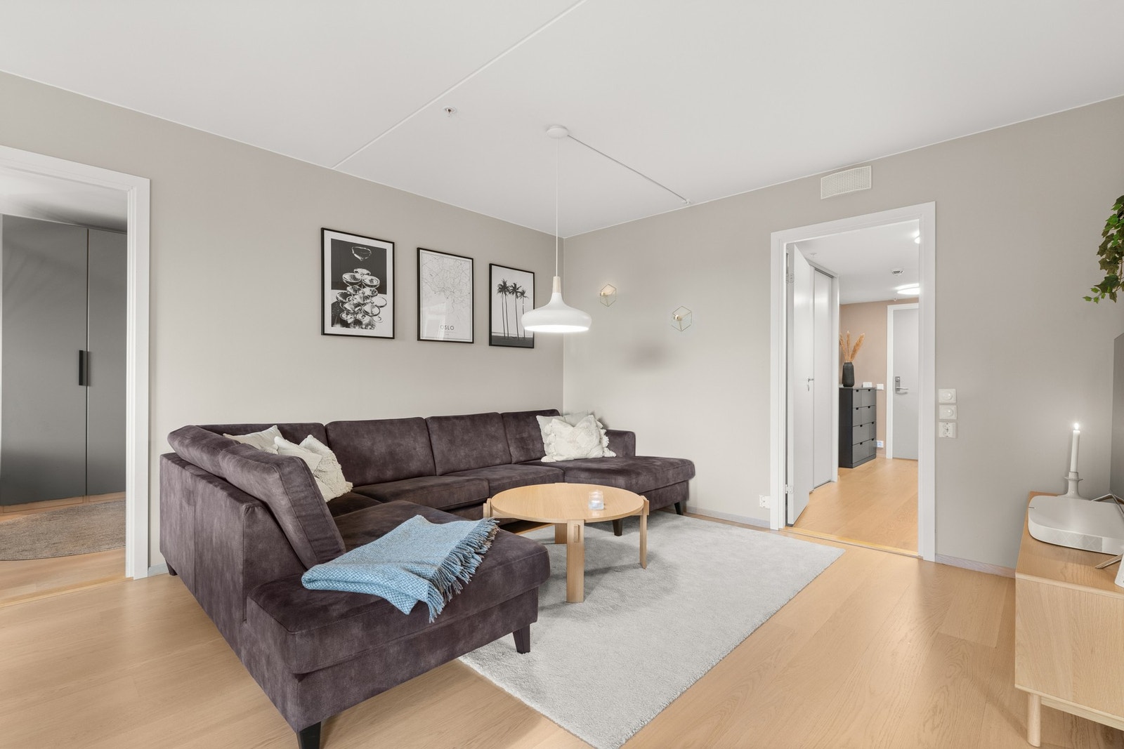 Gulv med enstavs eikeparkett. Galleribilde