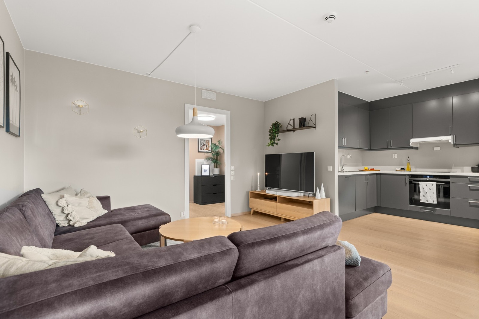 Her får du en gjennomført og moderne bolig med høy standard, heisadkomst og sydvendt balkong. Galleribilde