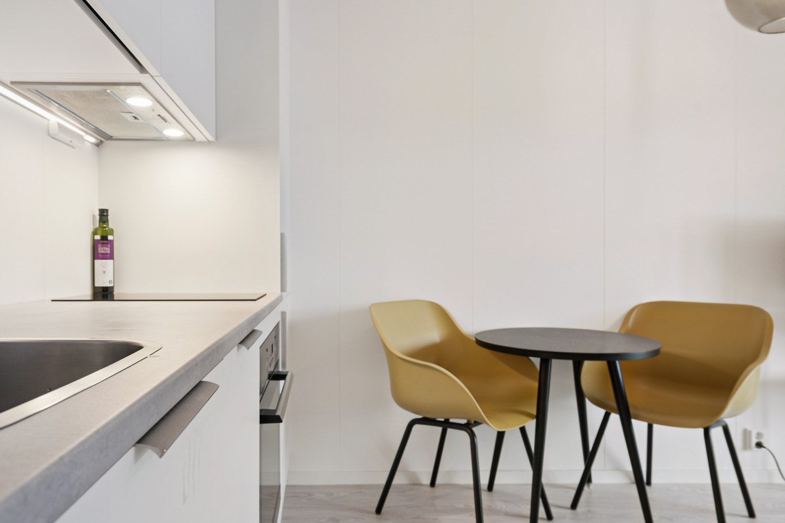 Her er det også plass til et lite spisebord om ønskelig. Galleribilde