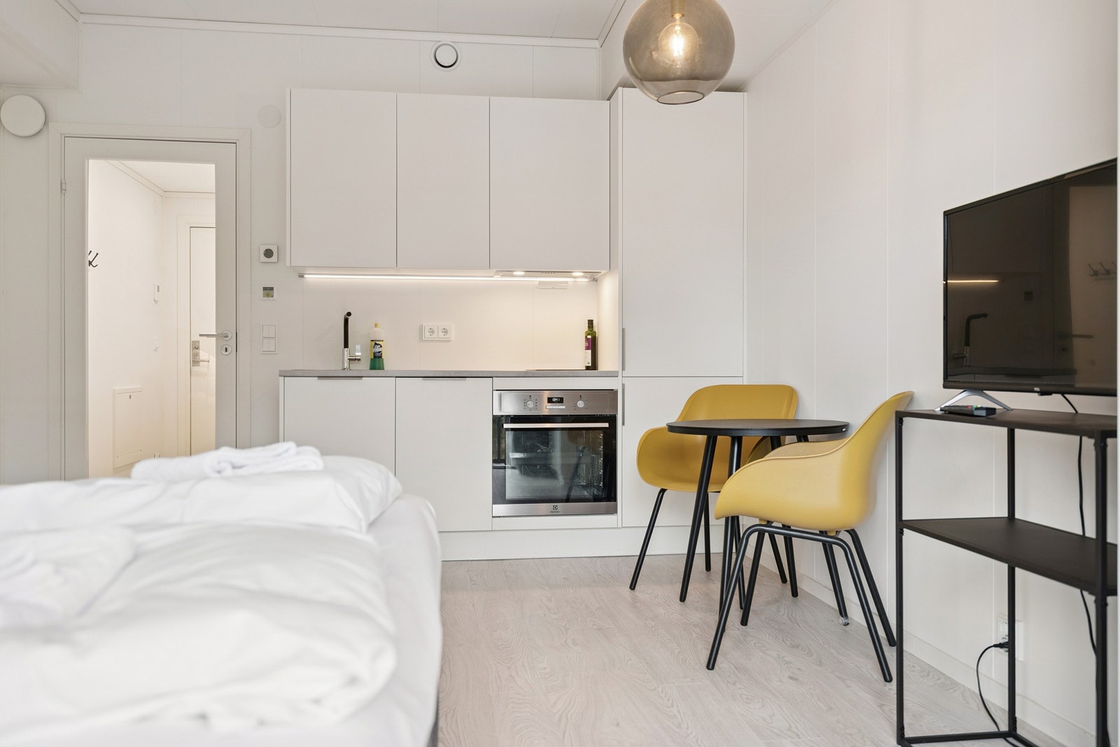 Tidløs og moderne kjøkkeninnredning. Galleribilde