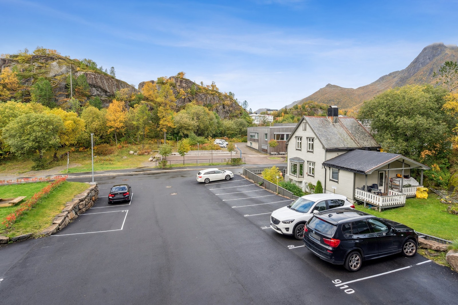 Området rundt byr ellers på flotte turmuligheter som man kan benytte seg av året rundt. Galleribilde