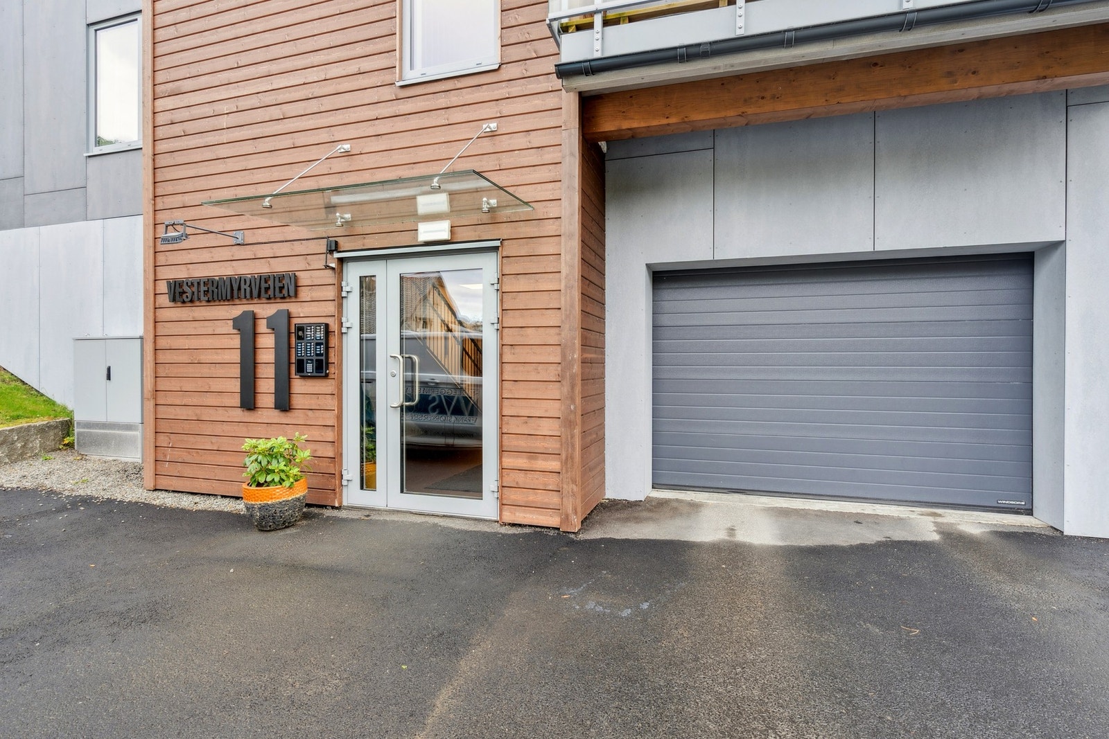 Det medfølger en sportsbod på ca. 3 kvm i fellesarealet i underetasjen. Galleribilde