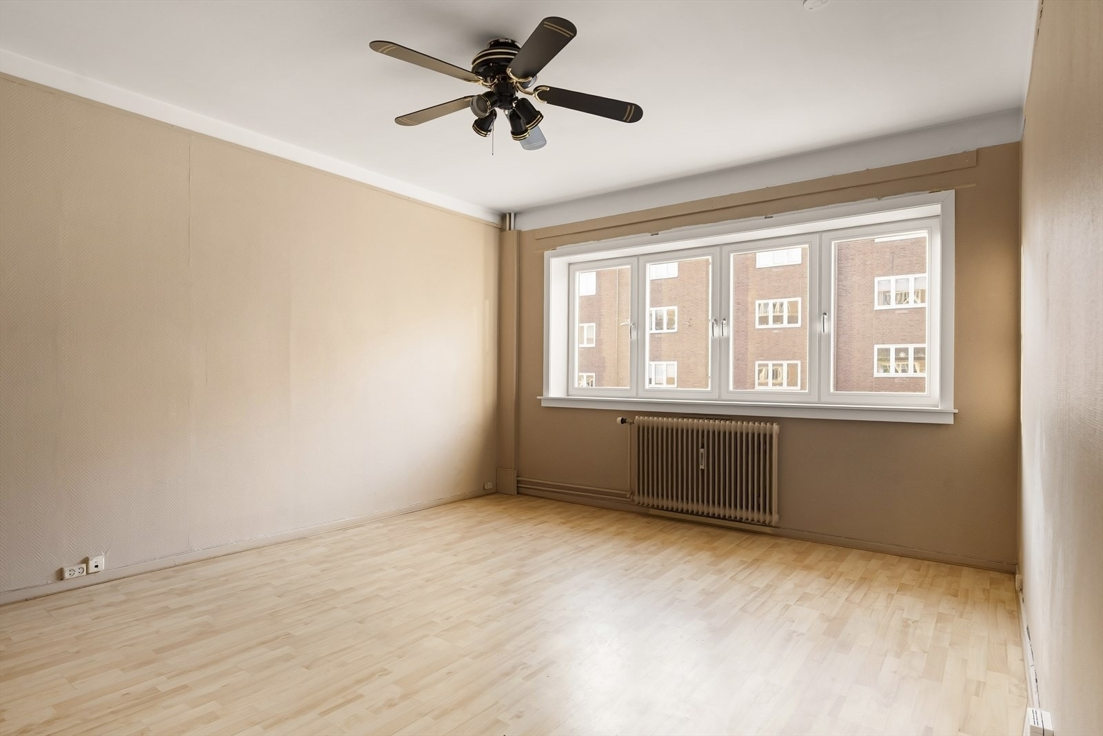 Romslig 1-romsleilighet med sovealkove. Galleribilde