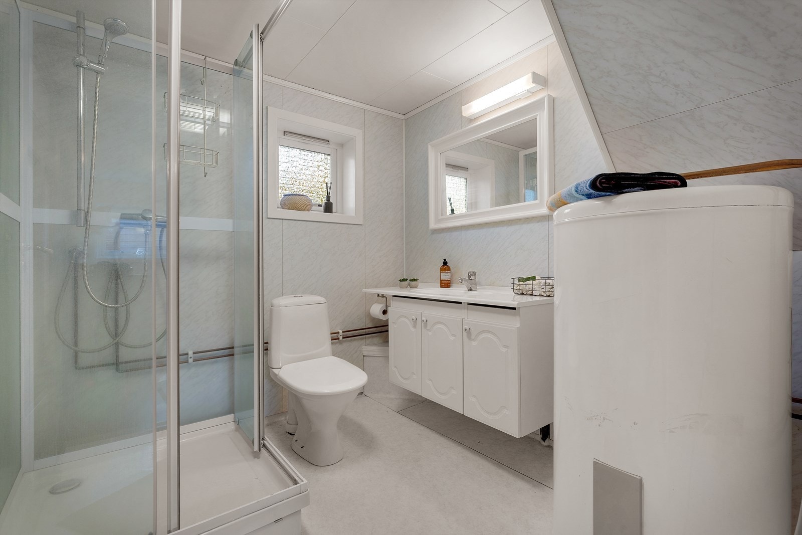 Bad 1. etasje Galleribilde