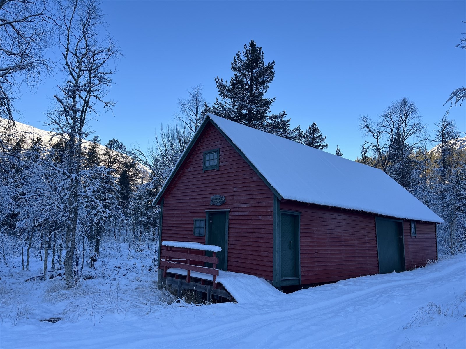 Stall til oppbevaring på velforeningens tomt. Galleribilde
