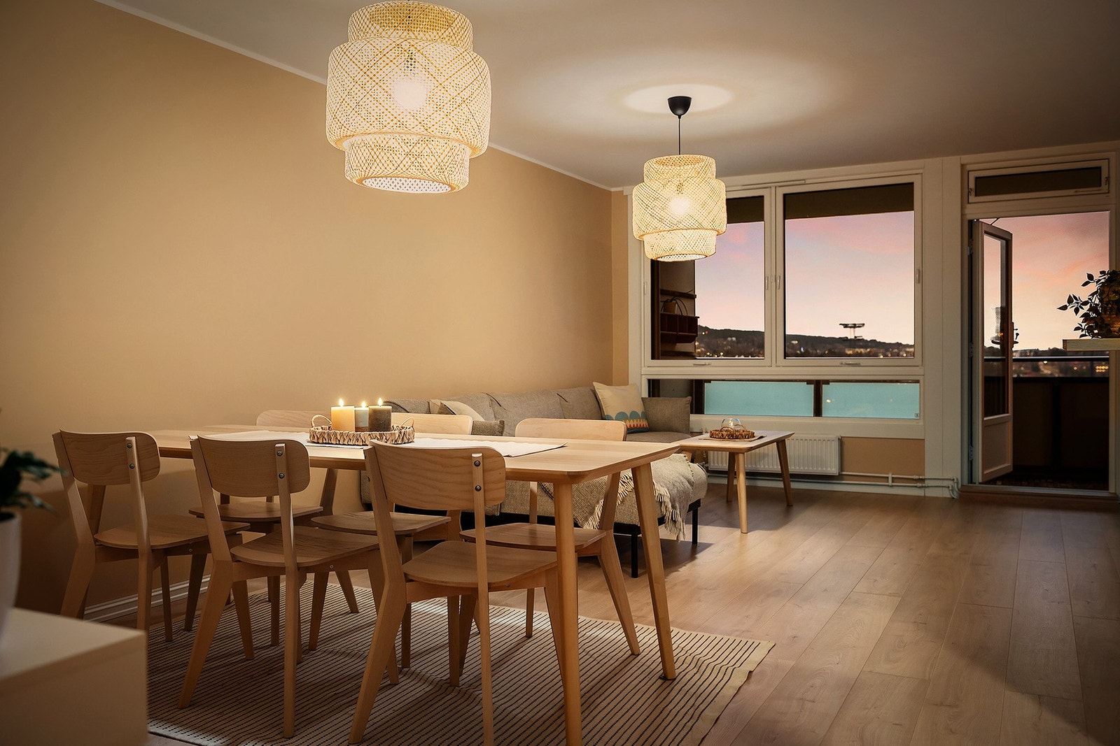 Fra stuen ut mot utsikten. Galleribilde