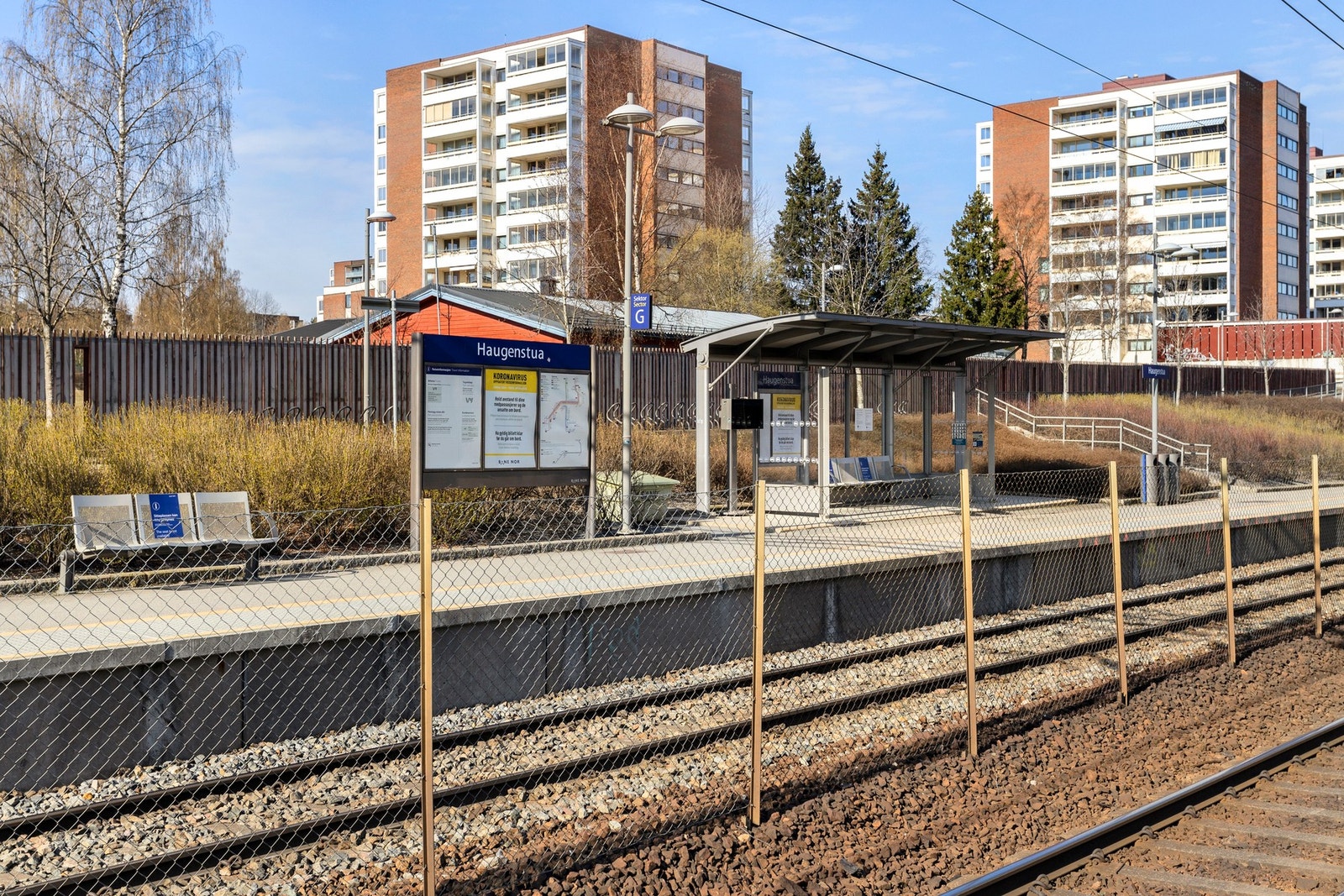 For deg som pendler med tog er det 15 minutters gange til Haugenstua stasjon. Galleribilde