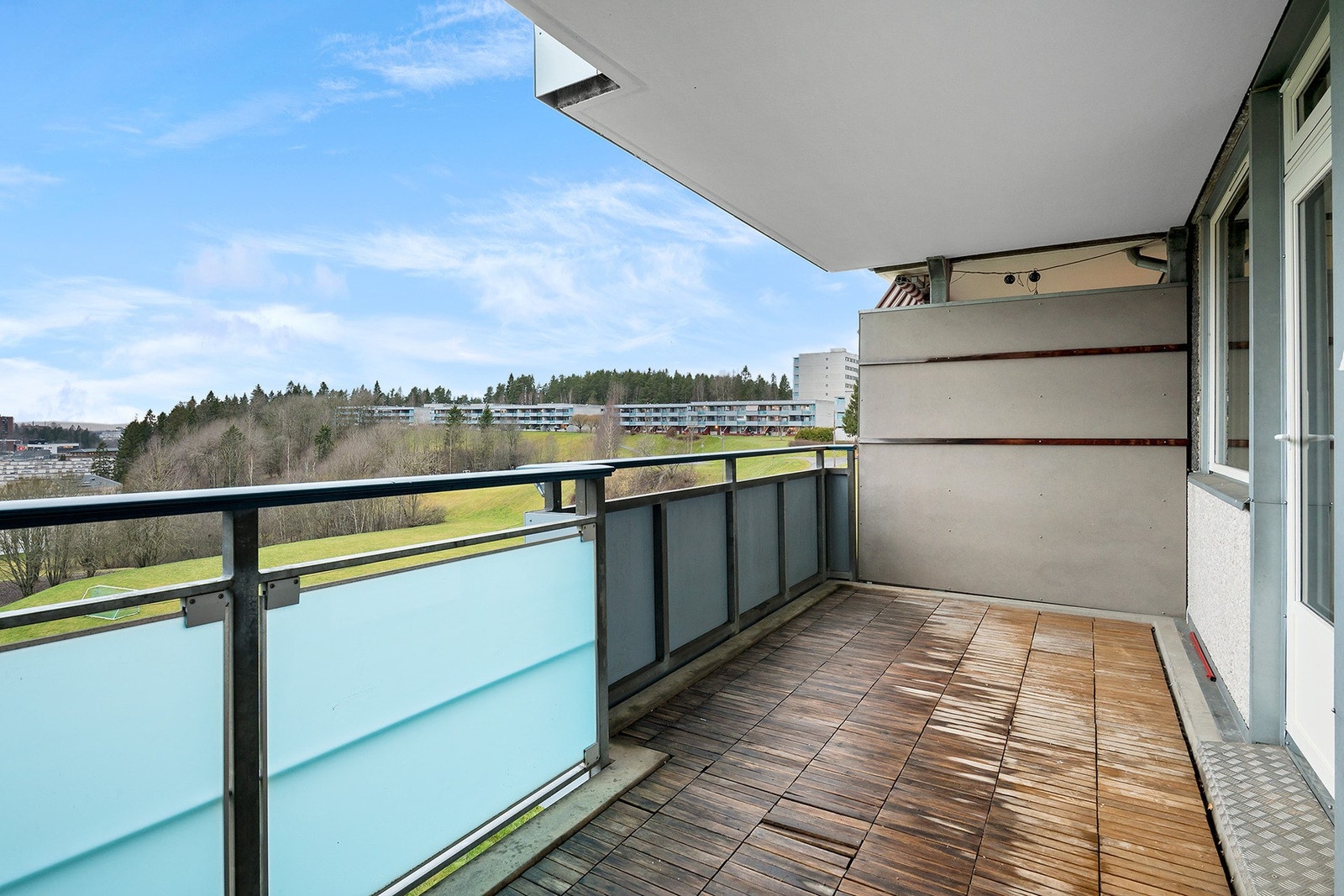 Balkong med plass til utemøbler. Galleribilde