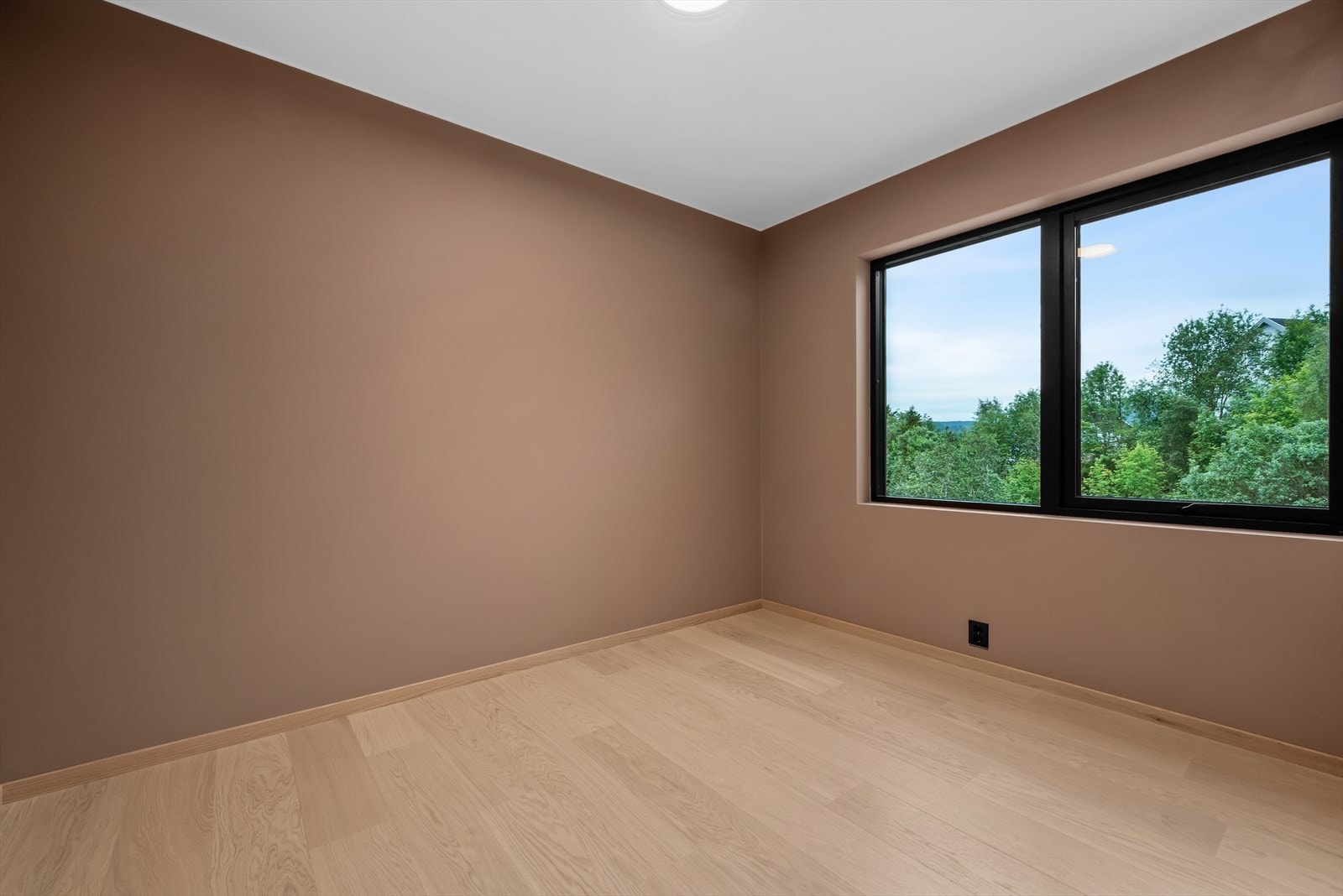 Herdet tregulv også på alle soverom Galleribilde