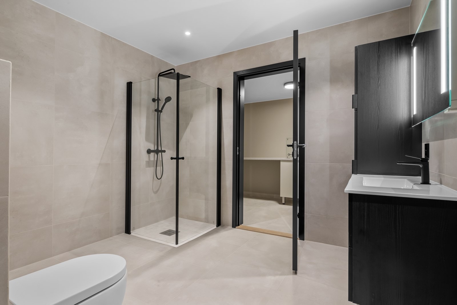 Flis på gulv, flis på vegger og gulvvarme Galleribilde