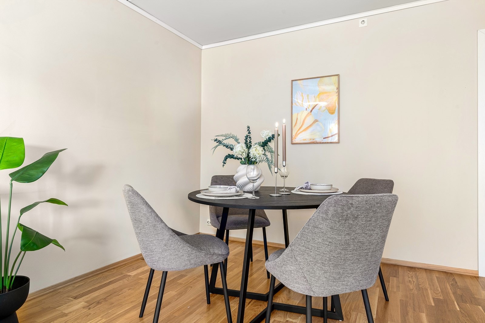 Naturlig plass for spisebord Galleribilde