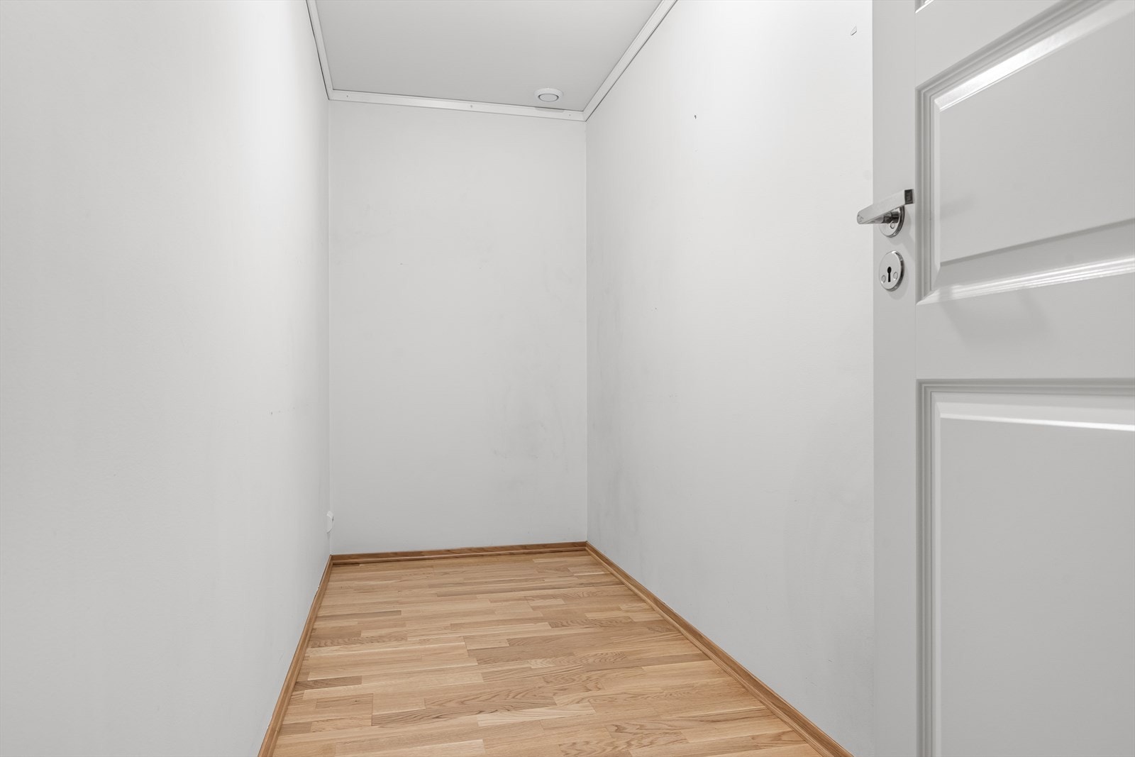 Praktisk bod i tilknytning til entréen Galleribilde